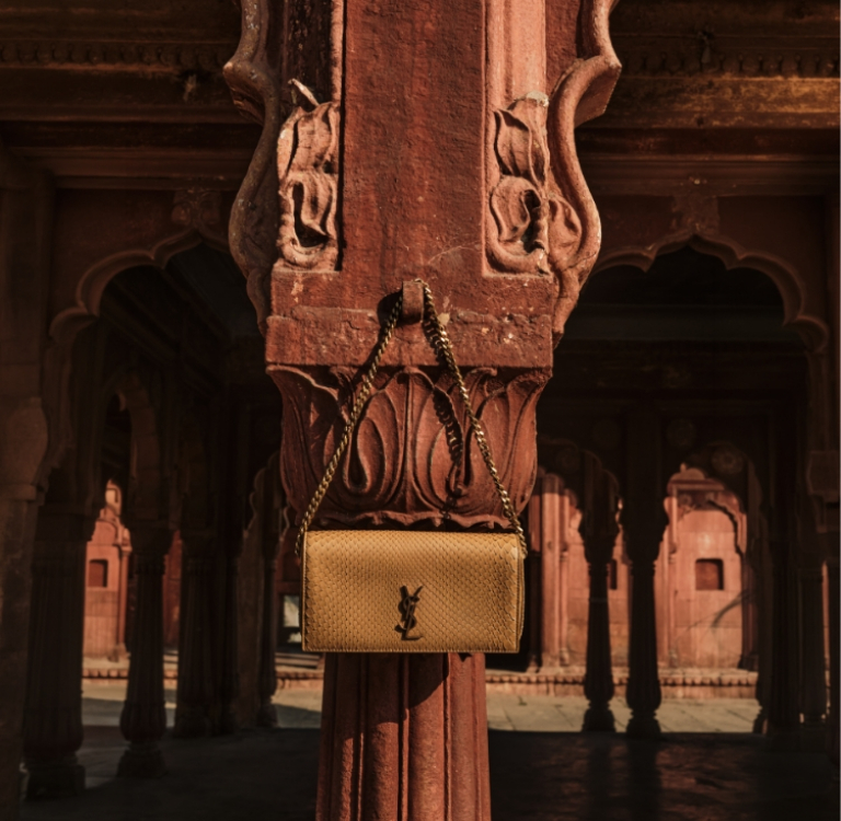 TAŠNE - OMILJENI SAVEZNIK ŽENE